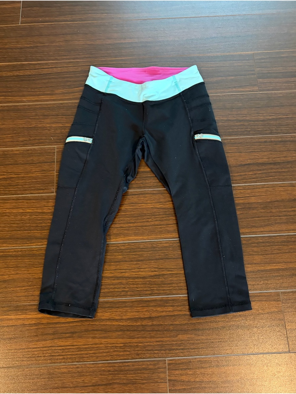 Ivivva Girl’s Black Capri size 12